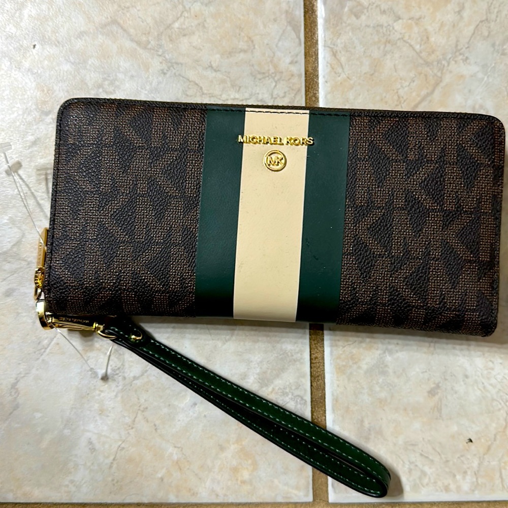 Michael Kors Center Stripe Lg Travel Continental Clutch